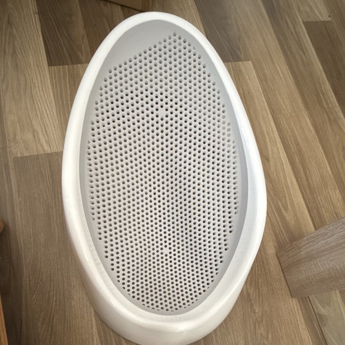 White plastic baby bath - white,
