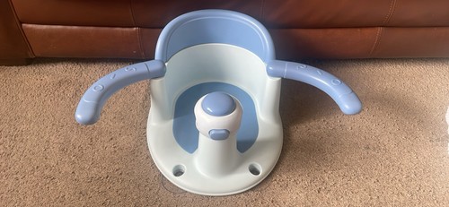Baby bath seat light blue